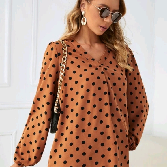 Poka dot blouse - Picture 4 of 5